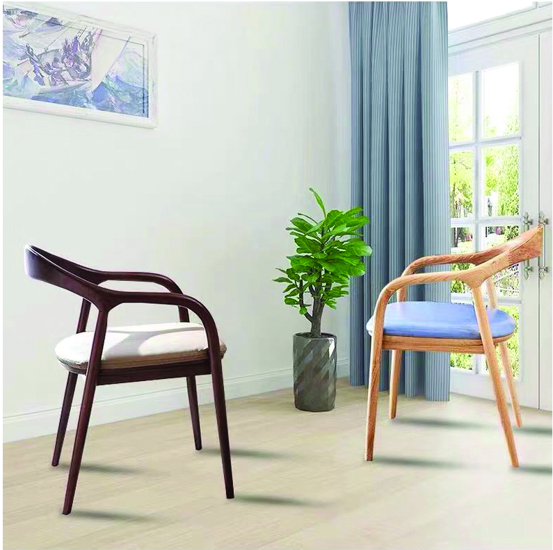chaises branches claires et sombres